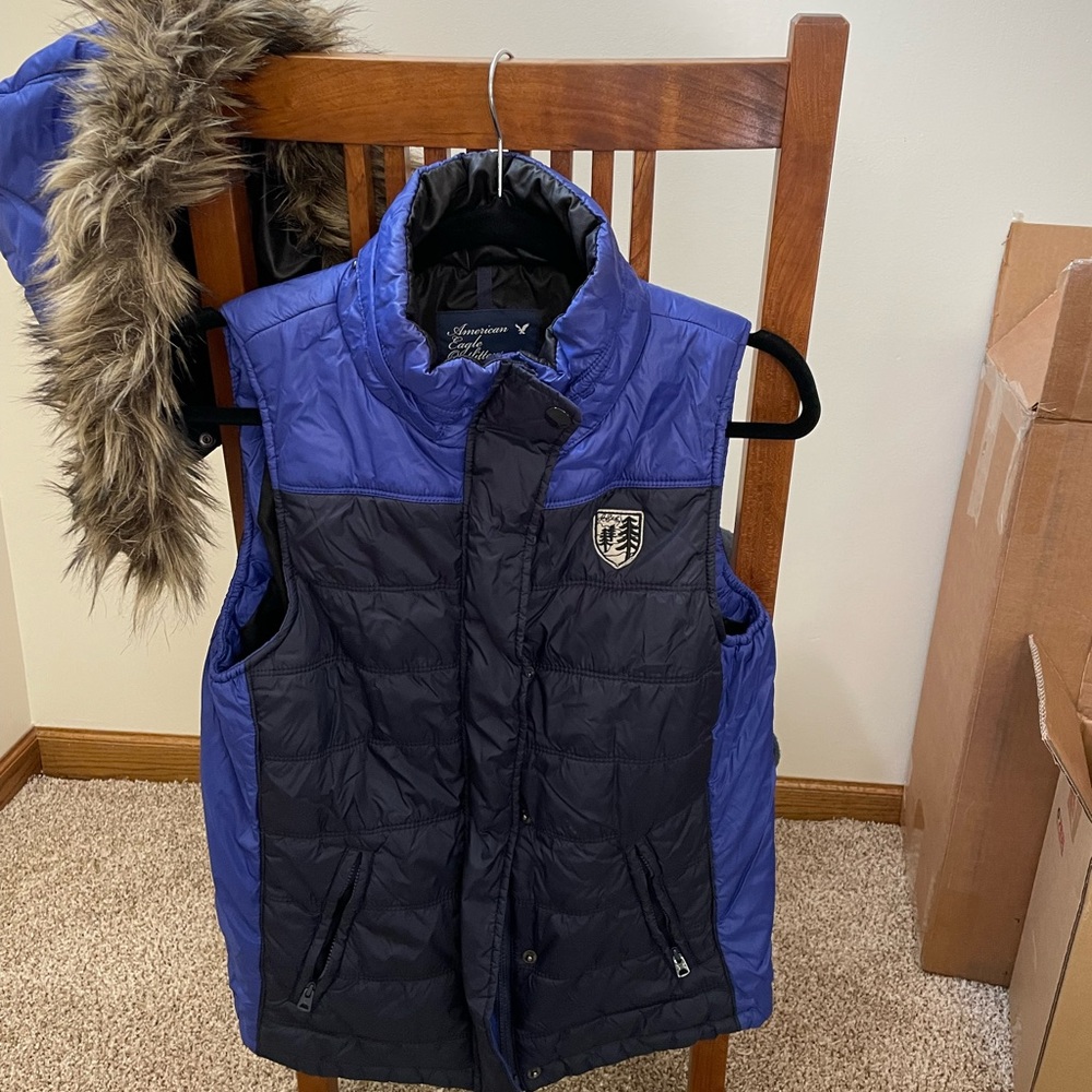 American Eagle puffer vest